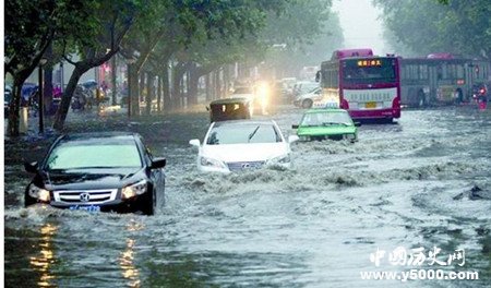 闲话朝韩半岛：大雨能冲掉王位